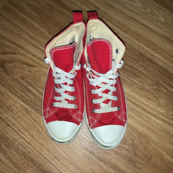 red knock off converse
